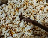 Foto langkah ke 2 dari resep Popcorn Kopi Caramel.