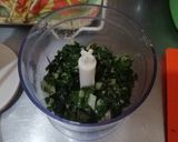 Foto del paso 2 de la receta: Fideos rellenos de acelga, muzzarella y nuez, con salsa rosa