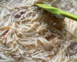 Foto langkah ke 3 dari resep Jamur Enoki Tofu Ayam Giling.