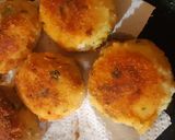 Foto del paso 9 de la receta: Bombas de papa con doble empanado(truco para que no se salga él pan rallado y no se rompan al freír)