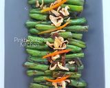 A picture of step 5 of Green Beans in Oyster sauce.