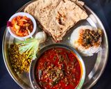 कांदापात (kanda pat recipe in marathi) रेसिपी स्टेप 4 फोटो 