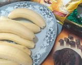 Foto langkah ke 1 dari resep Snack Pisang Ambon Frozen Coklat Kacang.