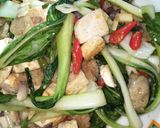 Foto langkah ke 7 dari resep Tumis Pakcoy / Bok Choy plus Tahu Baso Pedas Manis.