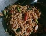 Foto langkah ke 5 dari resep Mie Goreng Cina.