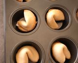 صورة لخطوة 7 من وصفة كوكيز الحظ 🥠 Fortune Cookies