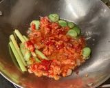 Foto langkah ke 2 dari resep Ikan Cuwe Suwir Pedas.