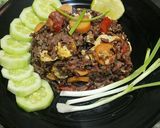 รูปขั้นตอนการทำที่ 5 ของ ข้าวไรซ์เบอร์รี่ผัดไส้กรอก