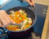 Foto del paso 3 de la receta: Arroz Frito Cantonés con Pollo