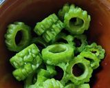 A picture of step 1 of Bitter Gourd with Minced Fish.