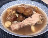 A picture of step 6 of Garlic Chestnut Chicken Drumstick Soup.