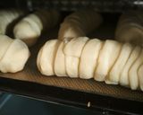 Foto langkah ke 2 dari resep Banana Roll Pastry.