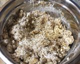 Foto del paso 2 de la receta: Cookies de avena y coco sin manteca con chips