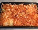 Sütőben sült tarja, burgonyával, hagymával, savanyú káposztával és bacon kockákkal recept fázis 2 fotója