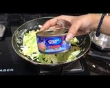 A picture of step 3 of Tuna salad.