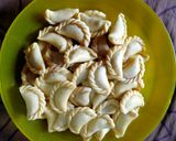 Foto langkah ke 2 dari resep Pastel Mini Isi Abon Renyah Tanpa Telur.