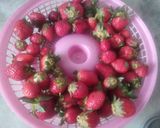 A picture of step 2 of Strawberry 🍓 Rabdi (with compote).