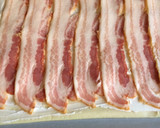 Foto del paso 5 de la receta: Rollo de hojaldre con queso philadelphia, bacon y dátiles