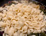 Foto del paso 3 de la receta: 🇮🇹 ORECCHIETTE con CIME di RAPA (Italia)