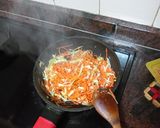 Foto del paso 1 de la receta: Tortilla de papas cocidas, col y zanahorias
