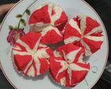 Foto langkah ke 12 dari resep Bolu Kukus Santan Merah Putih 17 Agustusan.