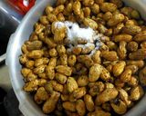 A picture of step 1 of Boiled Peanuts With Shell.