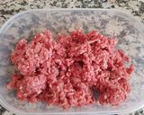 Une image de l'étape 1 de Boulettes de bœuf haché à la sauce et pâtes.