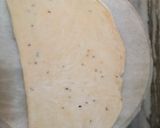 A picture of step 4 of Kaju mathri.