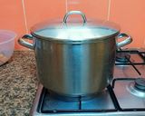 Foto del paso 22 de la receta: Sopa de mariscos a los tres caldos e infusionada con azafrán