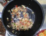 Foto langkah ke 3 dari resep Spicy Vegetables Risotto With Beef Broth.