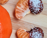 Foto del paso 4 de la receta: Gajos de mandarina al chocolate 🍊 versión saludable 🍫 🥥 antojito 😋
