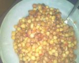 A picture of step 1 of Fried githeri.