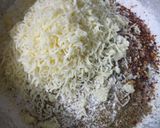 A picture of step 2 of Pizza cheesey matri.