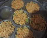 Foto langkah ke 4 dari resep Martabak Mie.