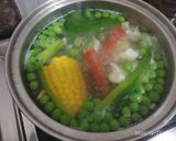 A picture of step 2 of Veg soupy Noodles.