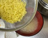 A picture of step 8 of Green Onion and Wakame Seaweed Ramen.