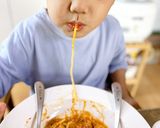 Hình bước làm 2 của món Mỳ ý sốt tôm 🦞🦞🦞