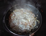 Foto del paso 2 de la receta: Merluza rellena de gambas y gulas