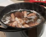 A picture of step 1 of Ensalada de pulpo, calamares y camarones.