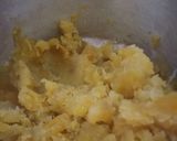 Foto langkah ke 1 dari resep Klepon ubi kuning.
