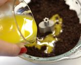 Sütés nélküli csokoládés-epres pite recept fázis 2 fotója