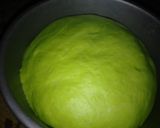 Foto langkah ke 2 dari resep Donat Karamel Pandan.