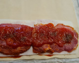 Foto del paso 3 de la receta: Brazo de gitano de hojaldre relleno de lomo adobado y queso