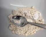 Foto del paso 1 de la receta: Galletas real food sabor choco blanco y fresas