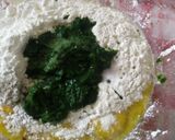 A picture of step 4 of Spinach chicken roll.