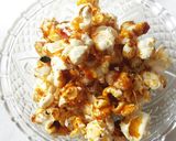 Foto langkah ke 2 dari resep Popcorn caramel.