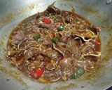 Foto langkah ke 4 dari resep Lidah Sapi Masak Lada Hitam.