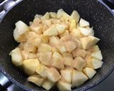Une image de l'étape 3 de Compote de pommes au jus de prunes.