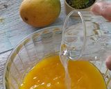 A picture of step 4 of Mango frooti.