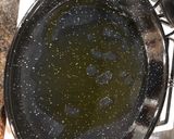 Foto del paso 2 de la receta: Paella de cigalas gambones almejas y sepia